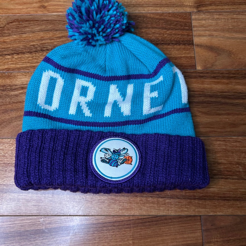 Mitchell & Ness Charlotte Hornets NBA‎ Beanie Teal Purple Pom Knit Hat OSFM